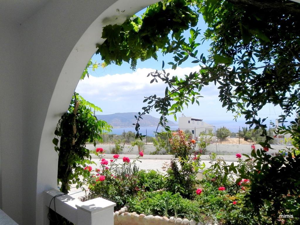 Mihalis Studios Lakki  Habitación foto