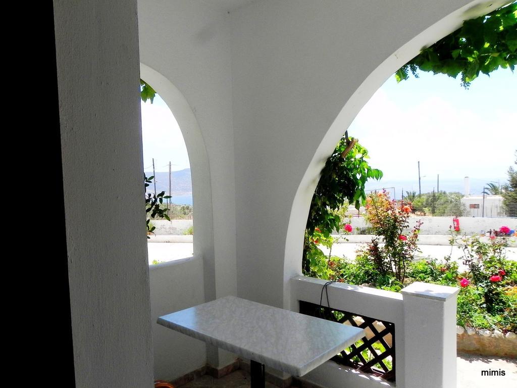 Mihalis Studios Lakki  Habitación foto